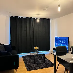 https://luxury-2-bedroom-flat-in-e15-2fg.brighton-hotels-england.com